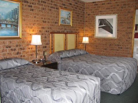 The Wayfarer Motel - Lightning Ridge Tourism 2