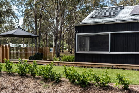 The Woods At Pokolbin - Lightning Ridge Tourism 3