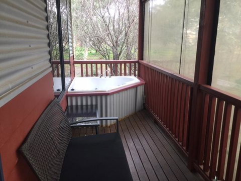 Thie My Chree Retreat - Lightning Ridge Tourism 0