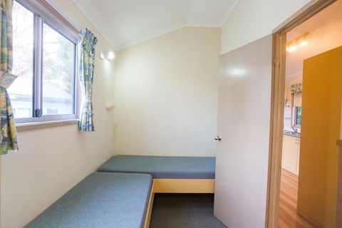 Thou Walla Sunset Retreat - Lightning Ridge Tourism 1