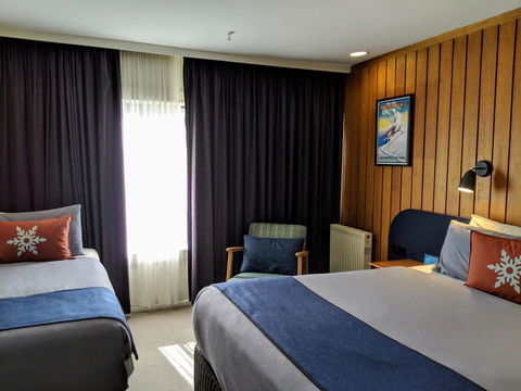 Thredbo Alpine Hotel - Lightning Ridge Tourism 3
