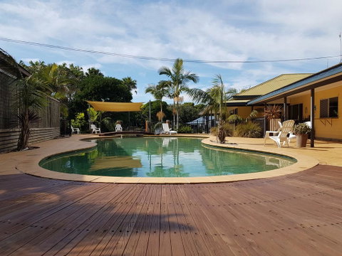 Tiona Holiday Park - Lightning Ridge Tourism 1