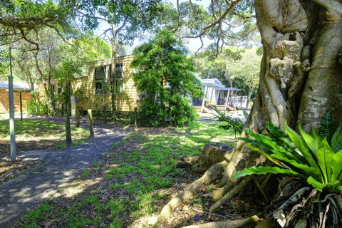 Tiona Holiday Park - Lightning Ridge Tourism 3