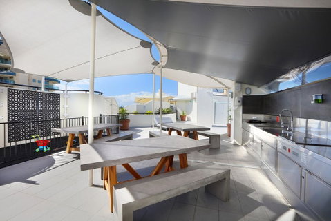 Top Floor Unit At The Caribbean Resort Mooloolaba - Lightning Ridge Tourism 1