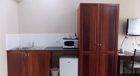 Top Of The Town Motel - Lightning Ridge Tourism 0