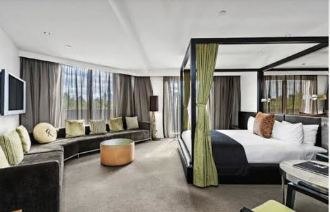 Top Private Service, Business Reception, Alternative Travel - Lightning Ridge Tourism 1