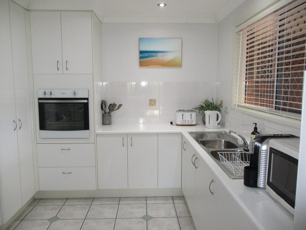 Kingfisher Bay Resort ACT Lightning Ridge Tourism