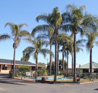 Town and Country Motor Inn - Lightning Ridge Tourism