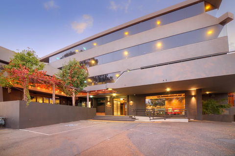 Townhouse Hotel - Lightning Ridge Tourism 3