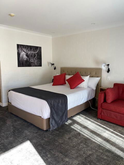 Town Square Motel - Lightning Ridge Tourism 3