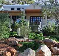 Tree Lodge - Lightning Ridge Tourism