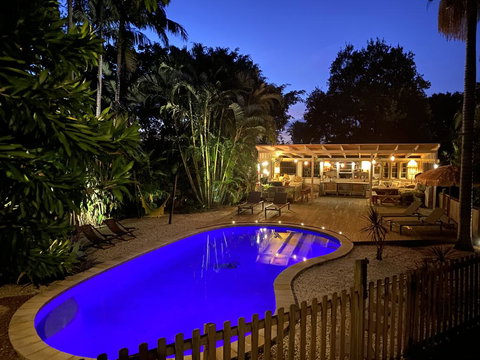 Treehouse On Plantation - Lightning Ridge Tourism 1