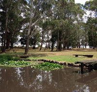 Trentham East Country Retreat - Lightning Ridge Tourism
