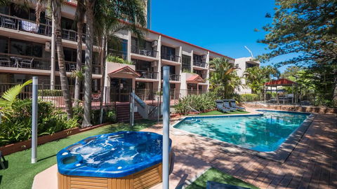 Trickett Gardens Holiday Inn - Lightning Ridge Tourism 0