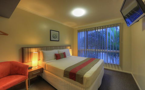 Tropixx Motel & Restaurant - Lightning Ridge Tourism 3