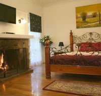 Tudor Cottages - Lightning Ridge Tourism