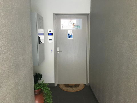 U1 Brunswick Living Brand New Apartment Close To Airport And CBD - Lightning Ridge Tourism 1