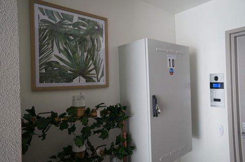 U1 Brunswick Living Brand New Apartment Close To Airport And CBD - Lightning Ridge Tourism 2