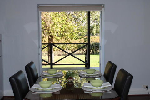 Upper Reach Spa Cottage - Lightning Ridge Tourism 2