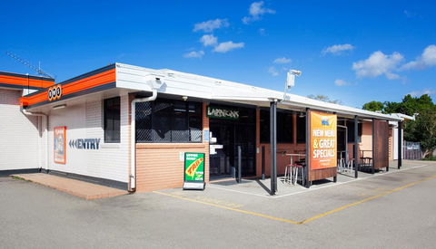 Upper Ross Hotel - Lightning Ridge Tourism 0