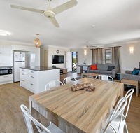 Upstairs and Downstairs - 81 Denman Camp Rd - Lightning Ridge Tourism