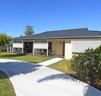 Urangan Harbour Bungalow - Lightning Ridge Tourism