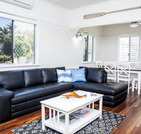 Urangan Harbour Cottage - Lightning Ridge Tourism
