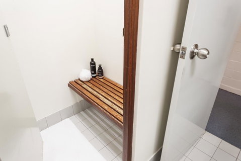 Vickery House 8 Bedroom Flat - Lightning Ridge Tourism 3