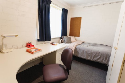 Vickery House 8 Bedroom Flat - Lightning Ridge Tourism 1