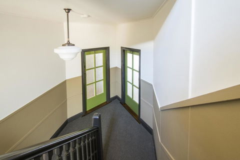 Victoria Street Apartments - Lightning Ridge Tourism 2