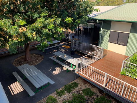 Victoria Village - Lightning Ridge Tourism 0