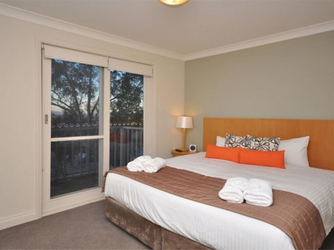 Villa 3br Bordeaux Resort Condo Located Within Cypress Lakes Resort (nothing Is More Central) - Lightning Ridge Tourism 2