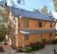 Villa 4br Vignerons Lodge Resort Condo located within Cypress Lakes Resort nothing is more central - Lightning Ridge Tourism