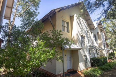 Villa Boronia - Lightning Ridge Tourism 0
