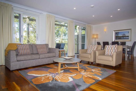 Villa Boronia - Lightning Ridge Tourism 3