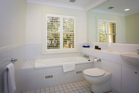Villa Boronia - Lightning Ridge Tourism 1