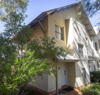 Villa Boronia - Lightning Ridge Tourism
