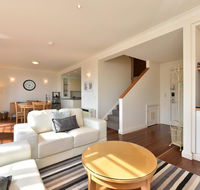 Villa Executive 2br Viti Resort Condo located within Cypress Lakes Resort nothing is more central - Lightning Ridge Tourism