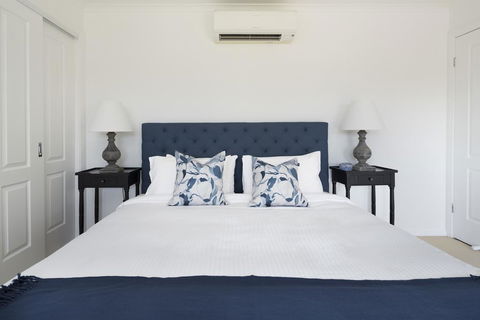 Villa Siena - Lightning Ridge Tourism 0