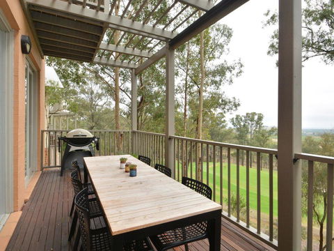 Villas Diciotto (sleeps 18) Resort Condos Located Within Cypress Lakes Resort (nothing Is More Central) - Lightning Ridge Tourism 0