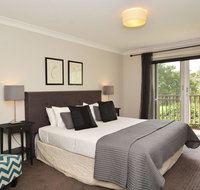 Villas Dodici Sleeps 12 Resort Condos located within Cypress Lakes Resort nothing is more central - Lightning Ridge Tourism