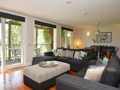 Villas Venticuatro (Sleeps 24) Resort Condos Located Within Cypress Lakes Resort (nothing Is More Central) - Lightning Ridge Tourism 0
