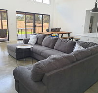 Vines and Stars - Lightning Ridge Tourism