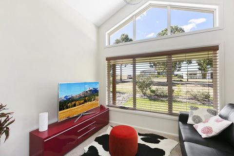 Vino E Golf - Lightning Ridge Tourism 2
