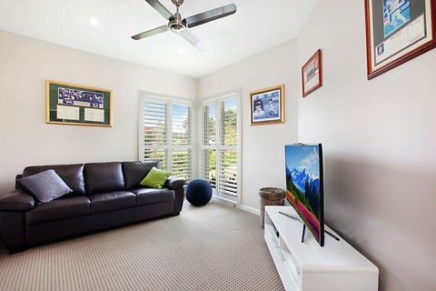 Vista One - Lightning Ridge Tourism 2