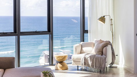 Vue Broadbeach - Lightning Ridge Tourism 1