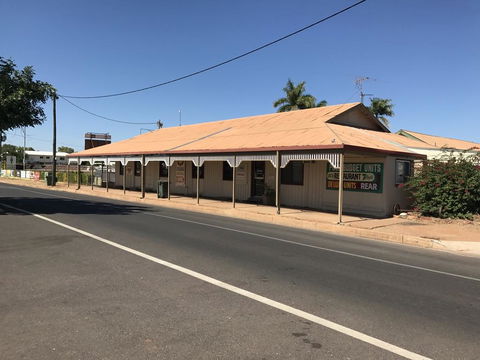 Wagon Wheel Motel - Lightning Ridge Tourism 0