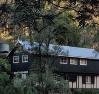 Walhalla Coach House - Lightning Ridge Tourism