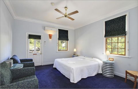 Walhalla's Star Hotel - Lightning Ridge Tourism 3