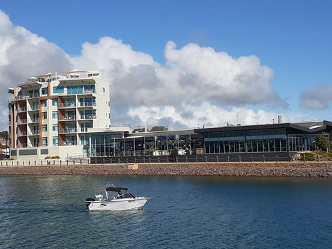Wallaroo Marina Sea Vu Apartment - Lightning Ridge Tourism 1